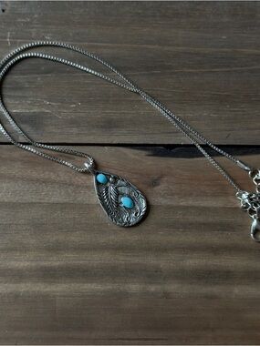 Vintage Style Silver-Tone Pendant Necklace